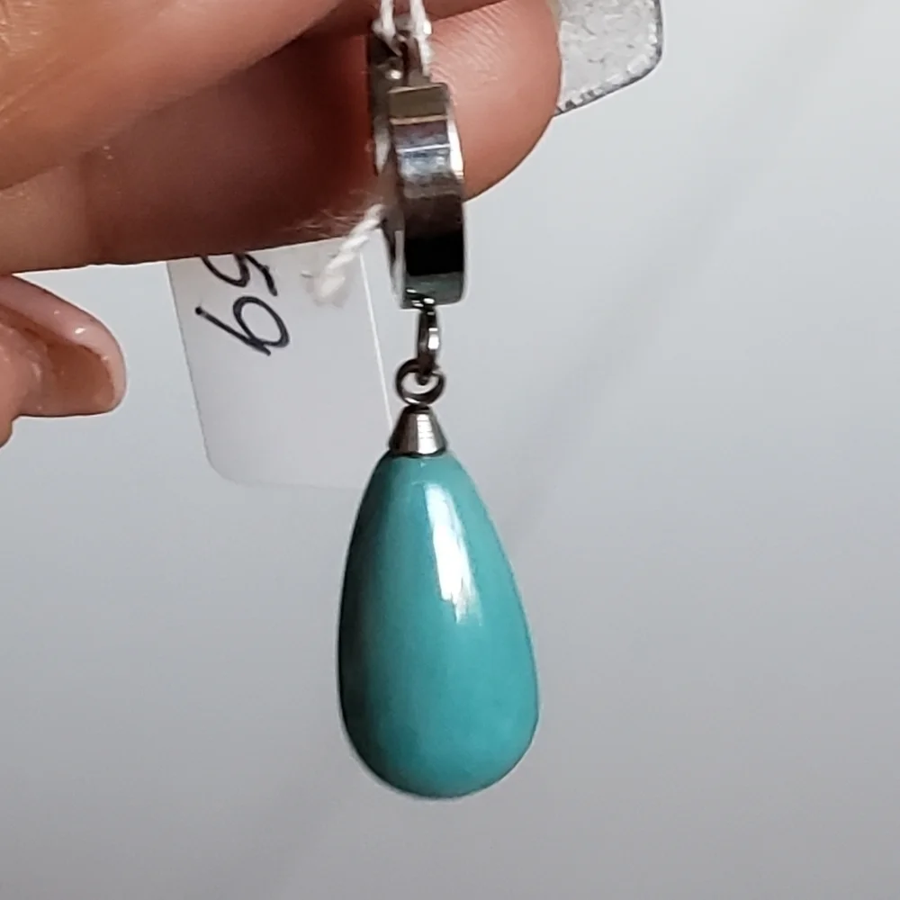 Earrings - Picture 6 of 8